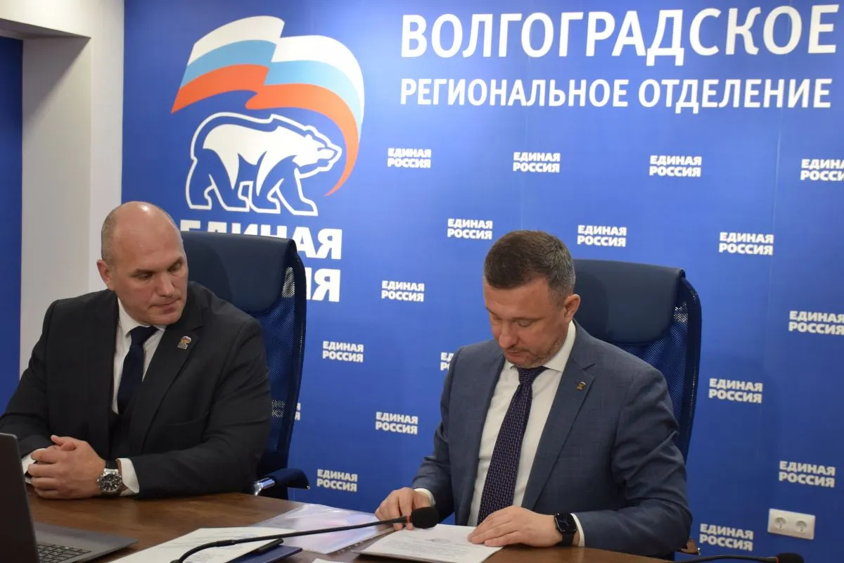 Ветеран СВО депутат Волгоградской областной Думы и директор регионального филиала центра Воин Игорь Воробьев 9 апреля подал документы для участия в предварительном голосовании Единой России Он выдвинул свою кандидатуру по Михайловскому одномандатному избирательному округу 86 на выборы депутатов Государственной Думы IX созыва