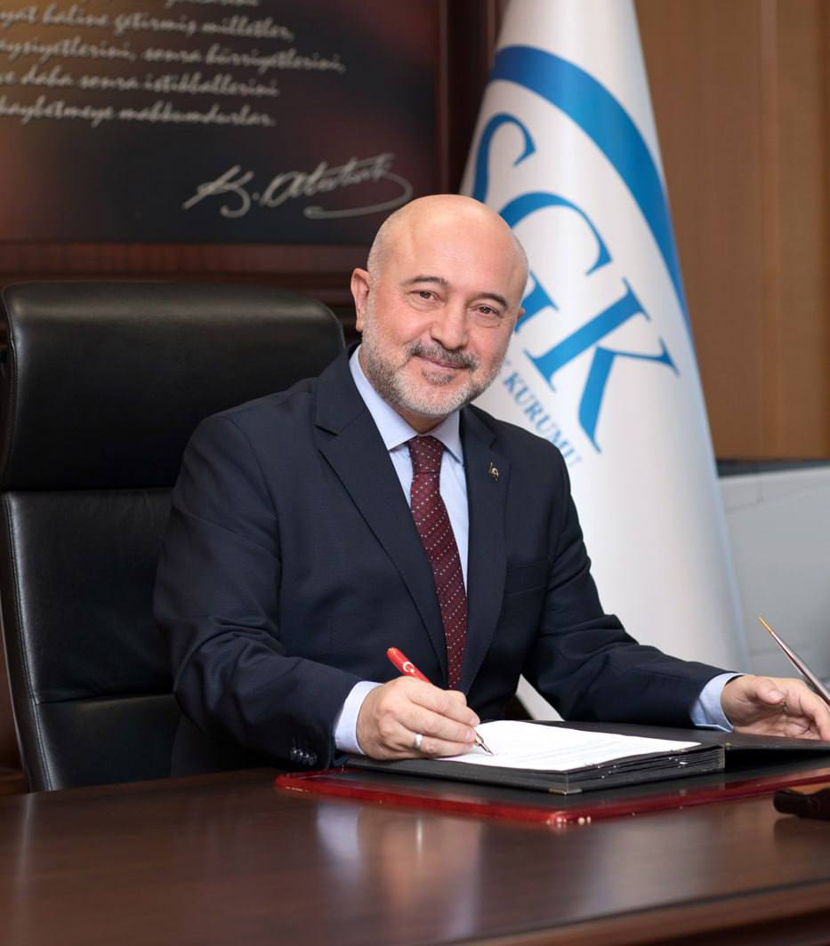 Председатель SGK Соцфонд Турции Рачи Кая Причина низких пенсий в том что пенсионеры не умирают Раньше они умирали в 50 лет теперь они получают пенсию до 78 лет