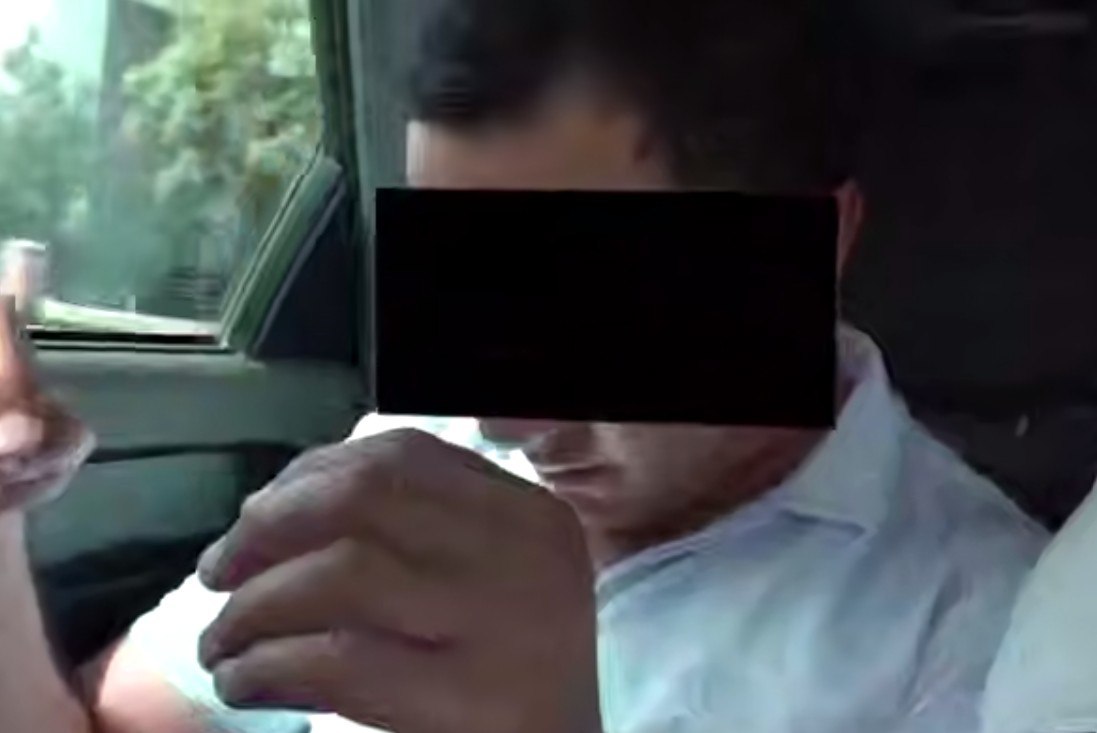 В Сырдарье заместитель районного хокима попался на крупной взятке   repost uz ugrojal poputno fermeru Подписывайтесь на Repost