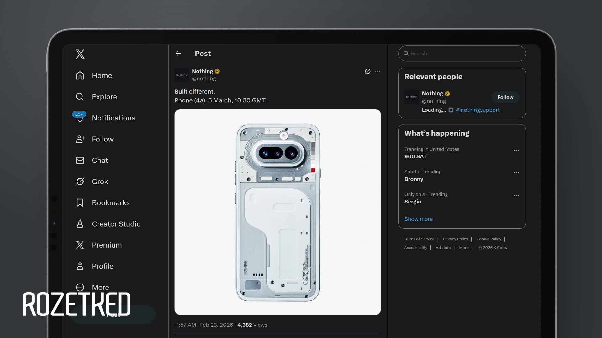 Дамы и господа Nothing Phone 4a Не весь а только дизайн остальное нам более менее известно по утечкам И он выглядит нормально Кто не понял куда подевались глифы они справа в столбике из квадратиков Основной анонс будет 5 марта Rozetked Подписаться