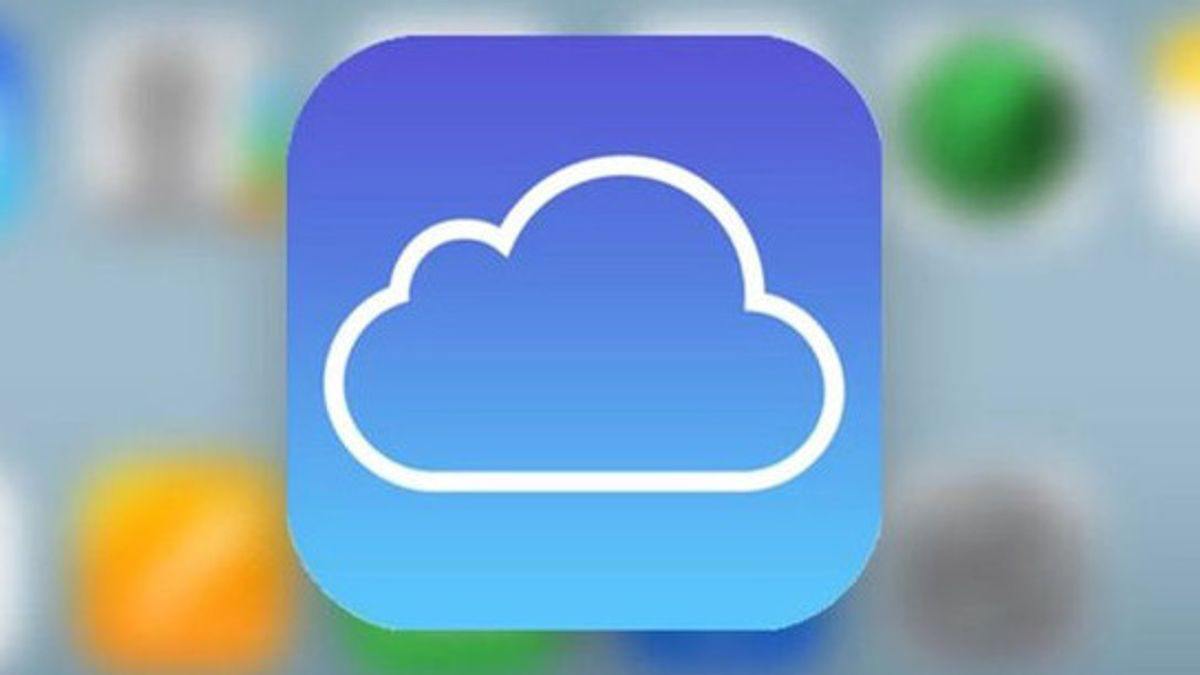 iCloud больше не поддерживает старые iPhone и iPad  С 18 декабря Apple прекращает поддержку резервного копирования через iCloud для устройств на iOS 8. Теперь для создания бэкапов в облаке потребуется обновление до iOS 9 или более поздней версии.  Компания уже уведомила владельцев старых гаджетов о грядущих изменениях и даже анонсировала удаление всех существующих резервных копий из iCloud для устройств на iOS 8.  Данные, которые хранятся непосредственно на самих устройствах, никуда не исчезнут. Однако для сохранения информации Apple предлагает использовать локальное резервное копирование через iTunes на компьютерах Mac или Windows.  Apple объясняет своё решение необходимостью соответствия минимальным требованиям программного обеспечения. По мнению компании, отказ от поддержки устаревших версий iOS позволит улучшить работу iCloud и повысить общую безопасность данных.  Если вы всё ещё пользуетесь устройствами на iOS 8, самое время подумать о переходе на iOS 9, если ваше устройство это поддерживает, или о создании резервных копий вручную.  Что думаете об этом шаге Apple? Делитесь мнением в комментариях!     #apple #appleinside #icloud