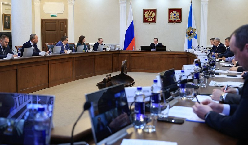 Архангельская область станет площадкой для российско китайского диалога в лесной сфере В Архангельской области в 2026 году планируют провести 21 е заседание профильной постоянной российско китайской рабочей группы по освоению и использованию лесных ресурсов Предложение прозвучало на заключительном в 2025 году заседании регионального лесного совета его провёл губернатор Александр ЦЫБУЛЬСКИЙ Подробнее на сайте