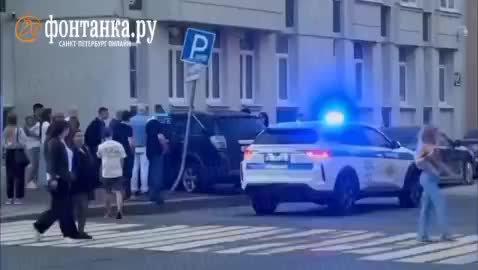 Девушка за рулем иномарки врезалась в детский сад в Санкт-Петербурге