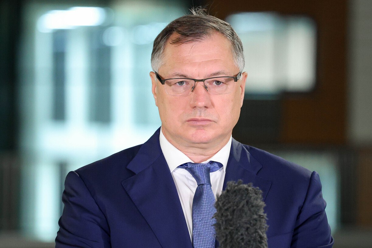 Хуснуллин анонсировал масштабное обновление жилья в России МОСКВА 27 октября ФедералПресс В ближайшие годы в России хотят на треть обновить жилье Об этом рассказал заместитель председателя правительства РФ Марат Хуснуллин в национальном центре Россия в ходе второго мероприятия серии Платформа Будущего 100 проектов России где он презентовал проекты в рамках национальной цели Комфортная и безопасная среда для жизни Подробнее