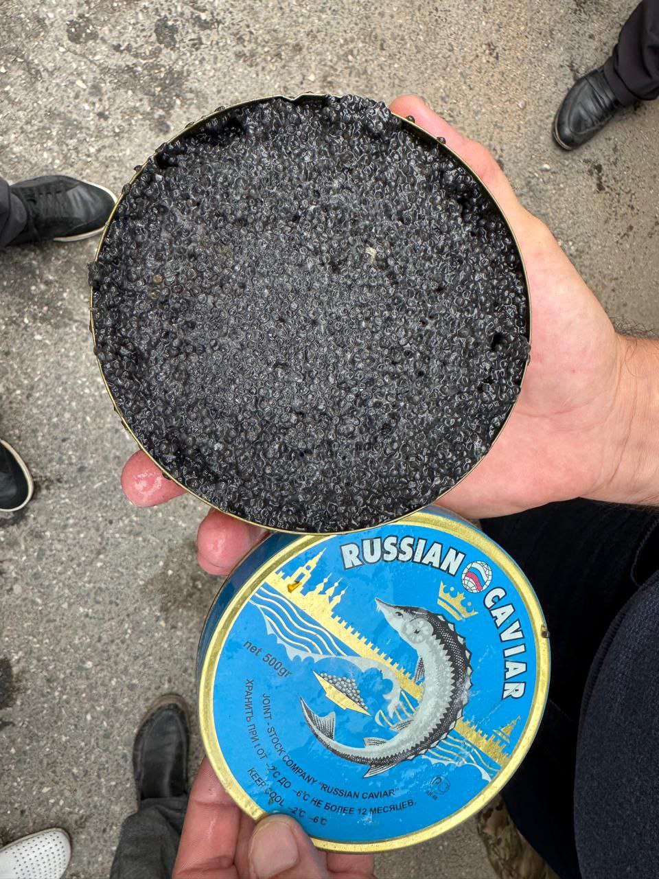 В Дагестане мужчина незаконно добыл и хранил порядка 50 килограмм осетровых и 80 килограмм лососевых пород рыб Они занесены в Красную книгу Ущерб от действий браконьера превысил 7 млн рублей Возбуждено уголовное дело по ч 1 ст 258 1 УК РФ незаконные добыча и оборот особо ценных диких животных и водных биологических ресурсов сообщили в УФСБ по Дагестану Подписывайтесь на нас во ВКонтакте и в Одноклассниках чтобы быть в курсе самых интересных новостей Кавказа Подписывайтесь на телеграм канал АиФ Северный Кавказ