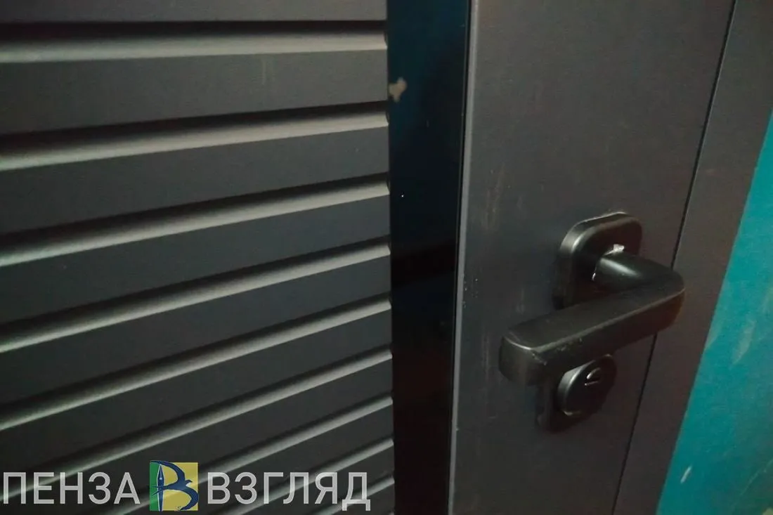 Эксперты назвали доходность от инвестиций в недвижимость в Пензе Специалисты Центра экономических исследований РИА Рейтинг рассчитали среднегодовую реальную доходность инвестиций в недвижимость за 3 года с учетом ее сдачи в аренду в крупных городах страны Согласно опубликованному сегодня рейтингу Пенза находится в верхней части этого списка который включает 79 городов По итогам 2023 2025 годов она расположилась на 31 м месте с показателем 7 4 Эксперты уточнили что доходность рассчитывалась от прироста стоимости 1 комнатной квартиры и сдачи ее в аренду В расчетах были учтены выплаты налога на доходы физических лиц жилищно коммунальные услуги взносы за капремонт налоги на имущество физических лиц Также учитывалась потребительская инфляция в стране в эти три года На первом месте в рейтинге находится Абакан с доходностью 25 3 на втором Оренбург 20 2 на третьем Челябинск 16 4 Отрицательная доходность от вложений в недвижимость зафиксирована в Калининграде 2 9 Якутске 2 1 Орле 1 8 Калуге 1 7 Южно Сахалинске 1 5 Казани 1 5 Твери 1 4 Ханты Мансийске 0 3 Чтобы не упустить главное подпишитесь на нас в МАХ