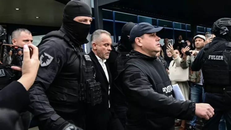 Апелляционная палата приняла решение оставить Плахотнюка под арестом Судьи отклонили все четыре жалобы поданные его адвокатом Владимир Плахотнюк отказался учувствовать в судебном заседании даже в формате видеоконференции что суд расценил как отказ от рассмотрения собственных ходатайств Подпишись на Moldova Liberă