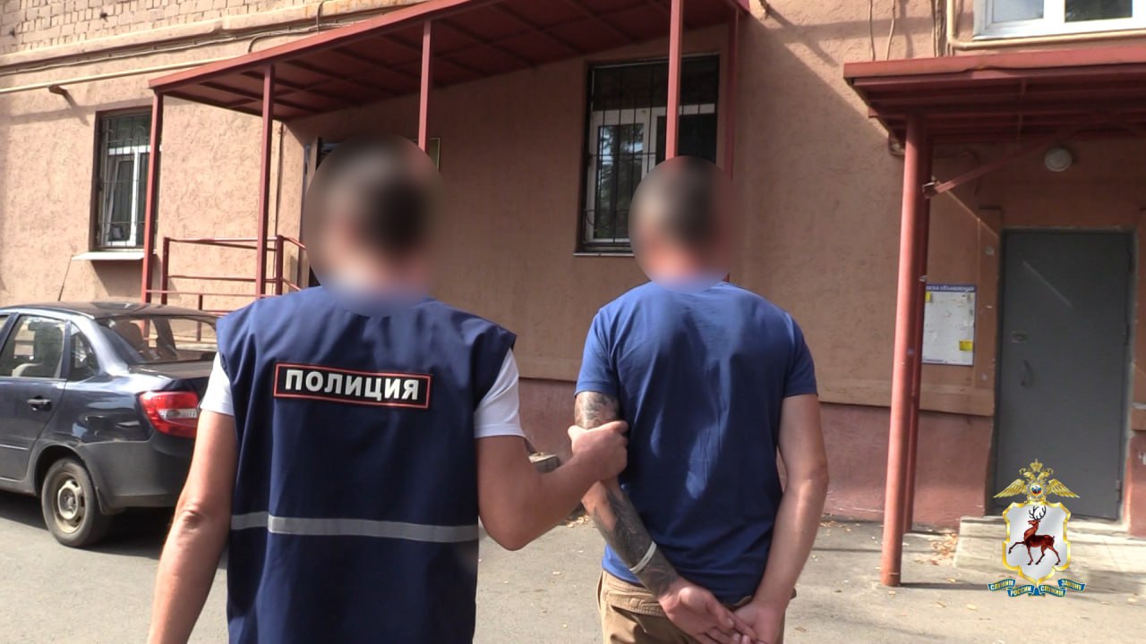 Нижегородца задержали по подозрению в реабилитации нацизма  По данным следствия, в мае 46-летний житель Ленинского района опубликовал в соцсетях пост, в котором отрицал холокост.  Возбуждено уголовное дело. Фигурант признал вину. Ему может грозить до пяти лет лишения свободы.  Фото: ГУ МВД по Нижегородской области    Подписывайтесь на «Ъ-Приволжье»