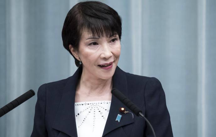 Премьер Японии заявила о намерении заключить мирный договор с Россией Несмотря на тяжёлое состояние отношений Токио с Москвой позиция властей решить территориальный вопрос остаётся неизменной Об этом Санаэ Такаити заявила на 45 м Общенациональном съезде с требованием возврата северных территорий Так в Японии называют острова Кунашир Шикотан Итуруп и Хабомаи Съезд открылся в Токио в связи с отмечаемым 7 февраля в стране Днём северных территорий Премьер Японии назвала отсутствие мирного договора с Россией обидным Прошло 80 лет после войны но и сейчас территориальный вопрос с Россией не решён мирный договор не заключён Это по настоящему обидно и вызывает сожаление Правительство тяжело воспринимает эту ситуацию заявила Санаэ Такаити Подписаться на Говорит Москва Telegram VK MAX