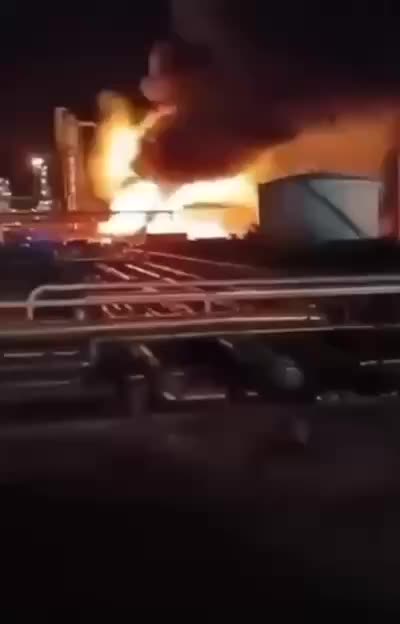 Взрыв на НПЗ Лукойла в Плоешти: пострадал один сотрудник