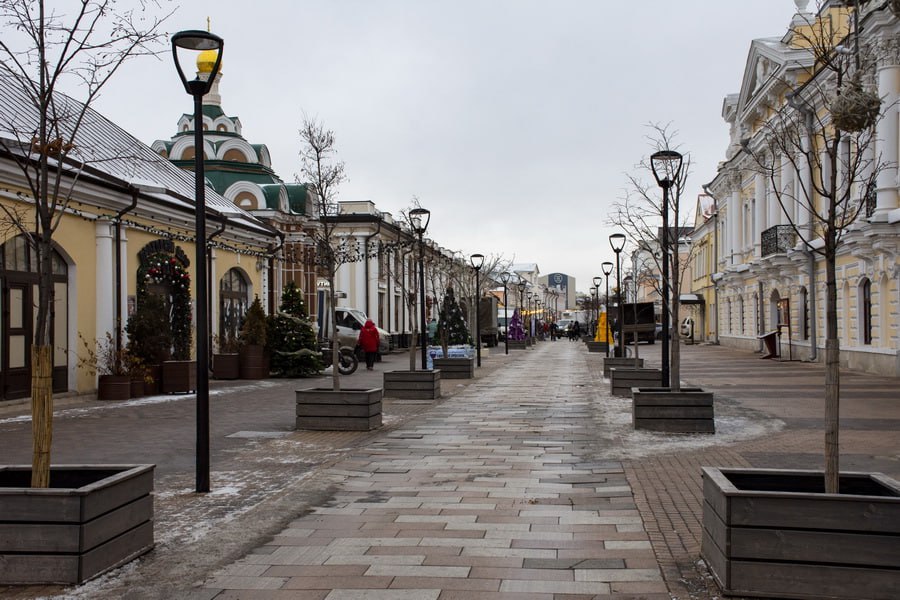 Возраст участников Пушкинской карты могут снизить до 7 лет В России обсуждают возможность изменения возрастного порога для пользователей Пушкинской карты Карту предлагают выдавать детям не с 14 а уже с 7 лет Программа зарекомендовала себя как важный инструмент просвещения поэтому вовлечение младших школьников может стать логичным шагом в ее развитии На данный момент профильные ведомства рассматривают и другие меры поддержки культурных проектов для молодежи Если решение примут ученики начальных классов смогут посещать музеи и театры за счет государственных средств 1 2 Подпишись на новости Мы в MАХ