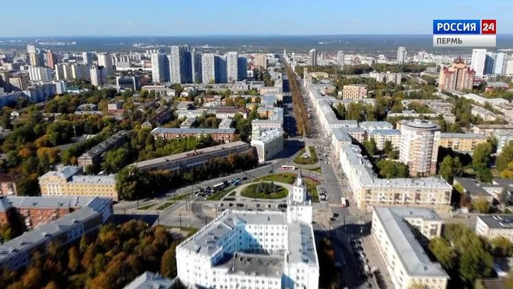 Пермь стала лидером рейтинга городов миллионников по шаговой доступности ключевых объектов vesti perm ru pages 9a1e21e4e5894722949368468d948ff9 2ГИС рассчитал шаговую доступность городской инфраструктуры городов миллионников Рассчитывалась доступность ближайшего объекта одновременно из девяти категорий школы детские сады поликлиники магазины кафе парки торговые и спортивные центры остановки общественного транспорта По данным геосервиса наиболее высокая доля горожан живущих в 15 минутах от ключевой городской инфраструктуры в Перми и Самаре 71 жителей Это выше среднего показателя по миллионникам который составляет 58 Для сравнения в Красноярске в 15 минутах от важных объектов живет 66 населения в Москве 63 населения В конце рейтинга оказались Омск и Ростов на Дону где этот показатель составил всего 38