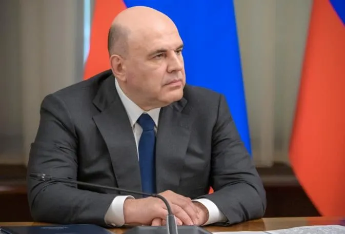 Мишустин недостатки системы ЖКХ негативно влияют на жизнь в Северном Кавказе 30 апреля ТАСС Недостатки в работе системы жилищно коммунального хозяйства негативно сказываются на уровне жизни тех кто живет в регионах Северного Кавказа Этот вопрос актуален для многих заявил председатель правительства РФ Михаил Мишустин выступая на совещании с правкомиссией по вопросам социально экономического развития СКФО Теперь к самому чувствительному сложному вопросу который касается без сомнения каждого жителя Северного Кавказа это вопросы связанные с жилищно коммунальным хозяйством Недостаточно высокое качество его работы конечно негативно сказывается на повседневной жизни людей на эффективности предприятий республики Дагестан Ингушетия Северная Осетия Алания сказал премьер Он подчеркнул что благодаря пилотным программам в сфере ЖКХ в регионах СКФО смогли сбалансировать работу единых региональных операторов за счет справедливых тарифов и роста платежной дисциплины Однако как сказал глава кабмина очень важно во всех регионах округа внимательно следить за работой этого сектора Это ответственность каждого из вас подытожил он обращаясь к властям регионов и присутствующим на правкомиссии