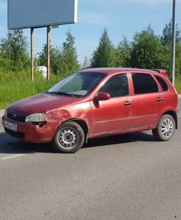 Жёсткое ДТП в Архангельске У перекрестка улиц Дзержинского и 23-й Гвардейской дивизии столкнулись два автомобиля, одна из машин лежит на крыше. О пострадавших пока не сообщается.
