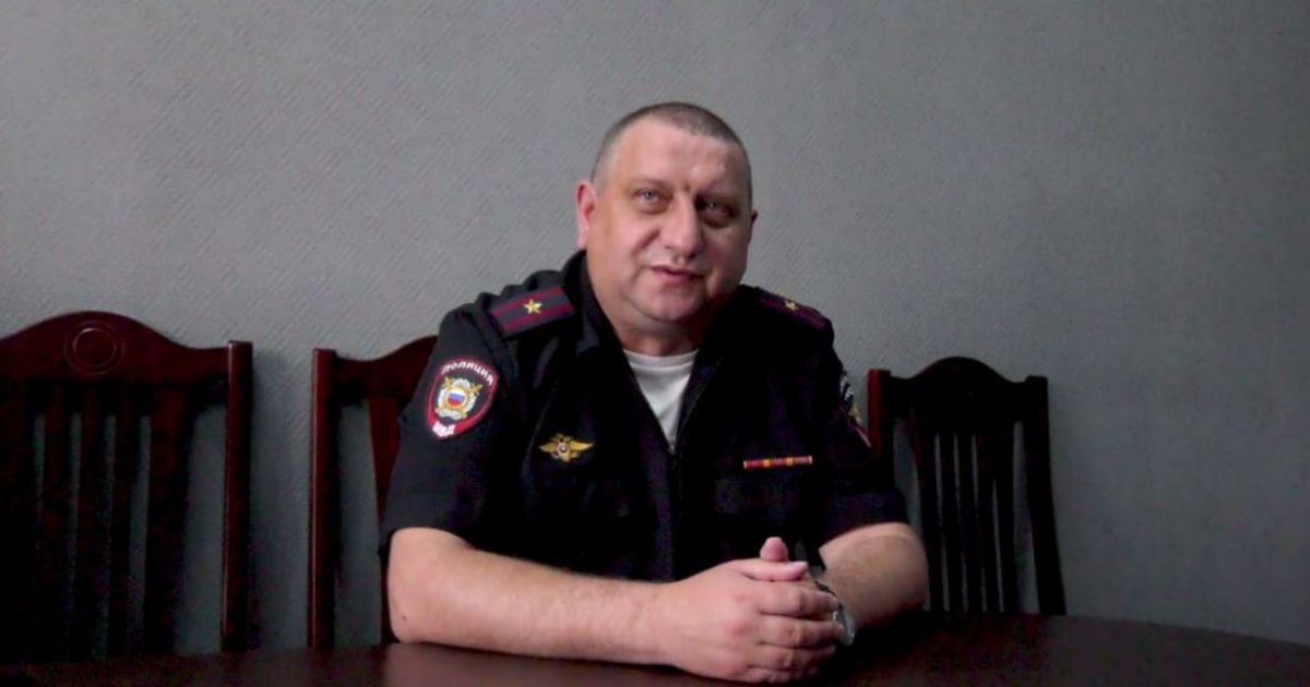 Бывший начальник Грибановского ГИБДД предстанет перед судом за получение взятки Воронежские следователи сообщили о завершении расследования уголовного дела о получении взятке, в котором обвиняется бывший начальник отделения ГИБДД отдела МВД России по Грибановскому району Дмитрий Тапилин. Он в период с 2020 по 2024 год получил через посредника 240 тысяч рублей от представителей компании, которая занимается сопровождением негабаритных автомобилей. За это бывший полицейский закрывал глаза на нарушения правил движения крупногабаритного транспорта. ↗ Прислать новость Подписаться