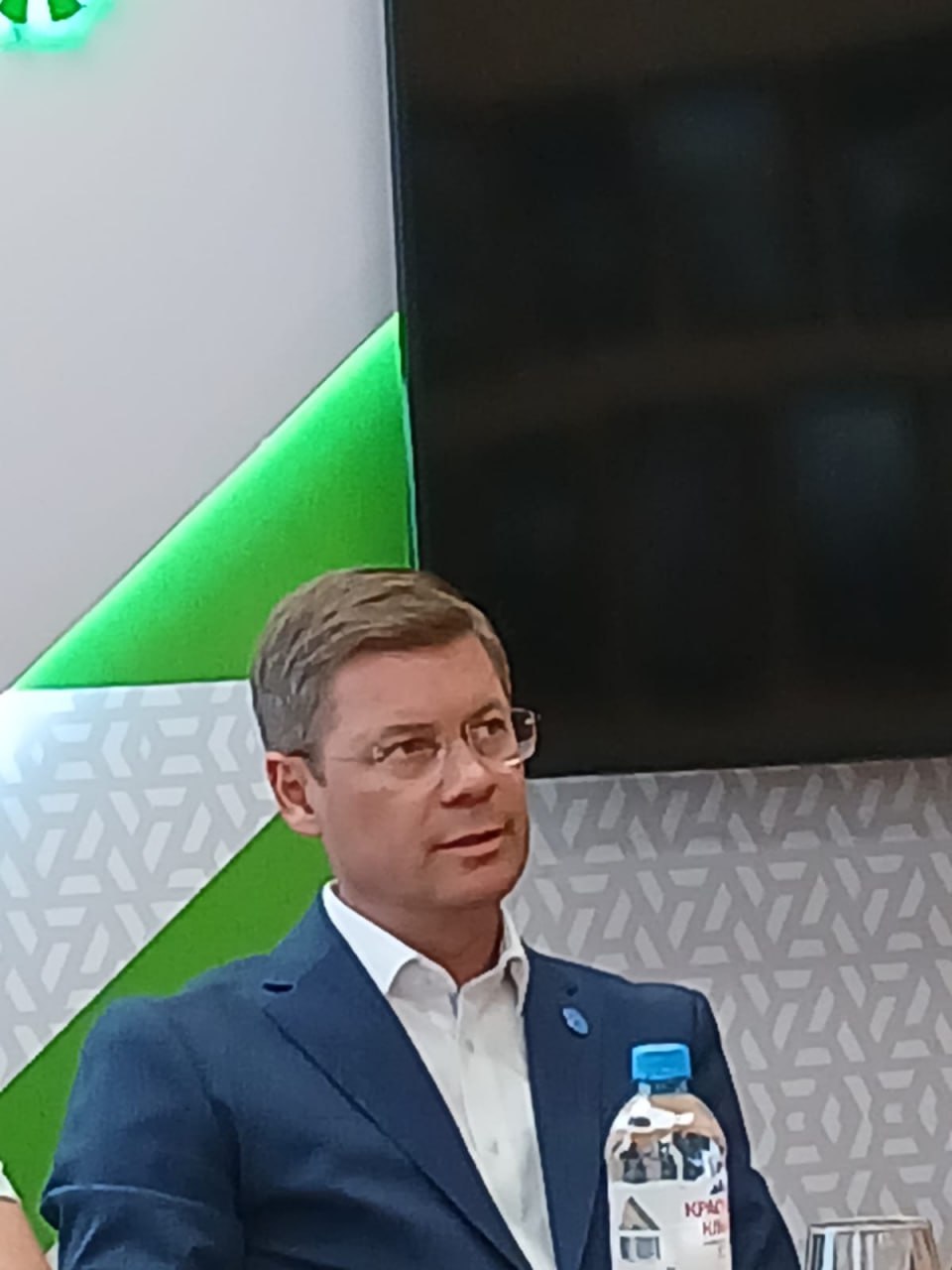 Министр спорта РБ Руслан Хабибов на вопрос журналистов о финансировании профессиональных команд республики, ответил, что все наши 20 клубов и команд полностью финансируются республиканскими властями, базовые бюджеты у всех закрыты. За счет бюджета РБ финансируется и детская школа при ХК «СЮ».  Компании Роснефть и Башнефть продолжают поддерживать ХК "Салават Юлаев".