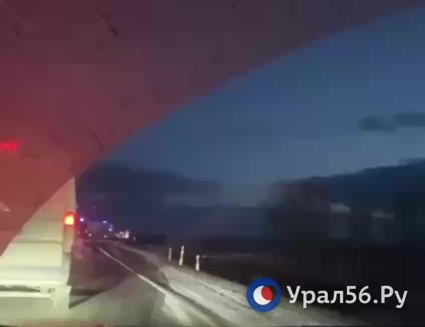 ДТП с грузовиком в Гайском округе: легковой автомобиль съехал в кювет