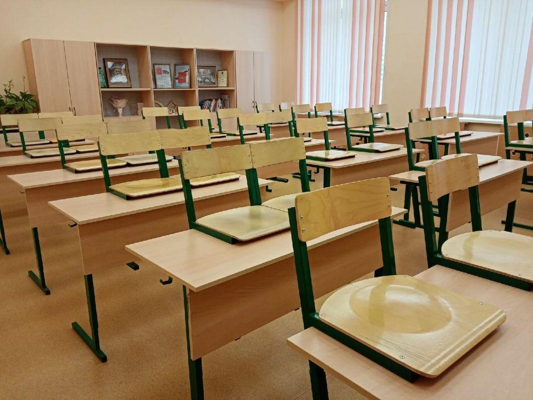 В школы Саратовской области придут 30 новых учителей Это первый набор после увеличения региональной программы "Сельский педагог" с 15 до 30 участников. После трудоустройства каждый учитель получит 1 млн руб. С 1 сентября преподаватели начнут работать в следующих районах: ⏺Алгайский - 2 педагога; ⏺Аркадакский - 1 педагог; ⏺Дергачевский - 4 педагога; ⏺Духовницкий - 2 педагога; ⏺Ивантеевский - 4 педагога; ⏺Новоузенский - 2 педагога; ⏺Озинский - 2 педагога; ⏺Перелюбский - 3 педагога; ⏺Пугачевский - 2 педагога; ⏺Романовский - 4 педагога; ⏺Ртищевский - 2 педагога; ⏺Турковский - 1 педагог; ⏺Хвалынский - 1 педагог. Прислать новость