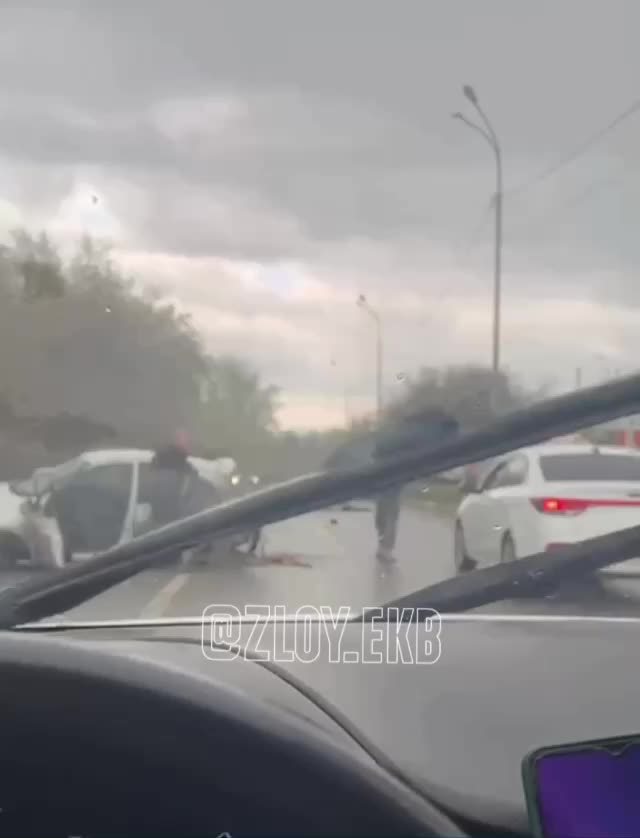 ДТП на Сибирском тракте в Екатеринбурге: пострадавший и работа ГИБДД