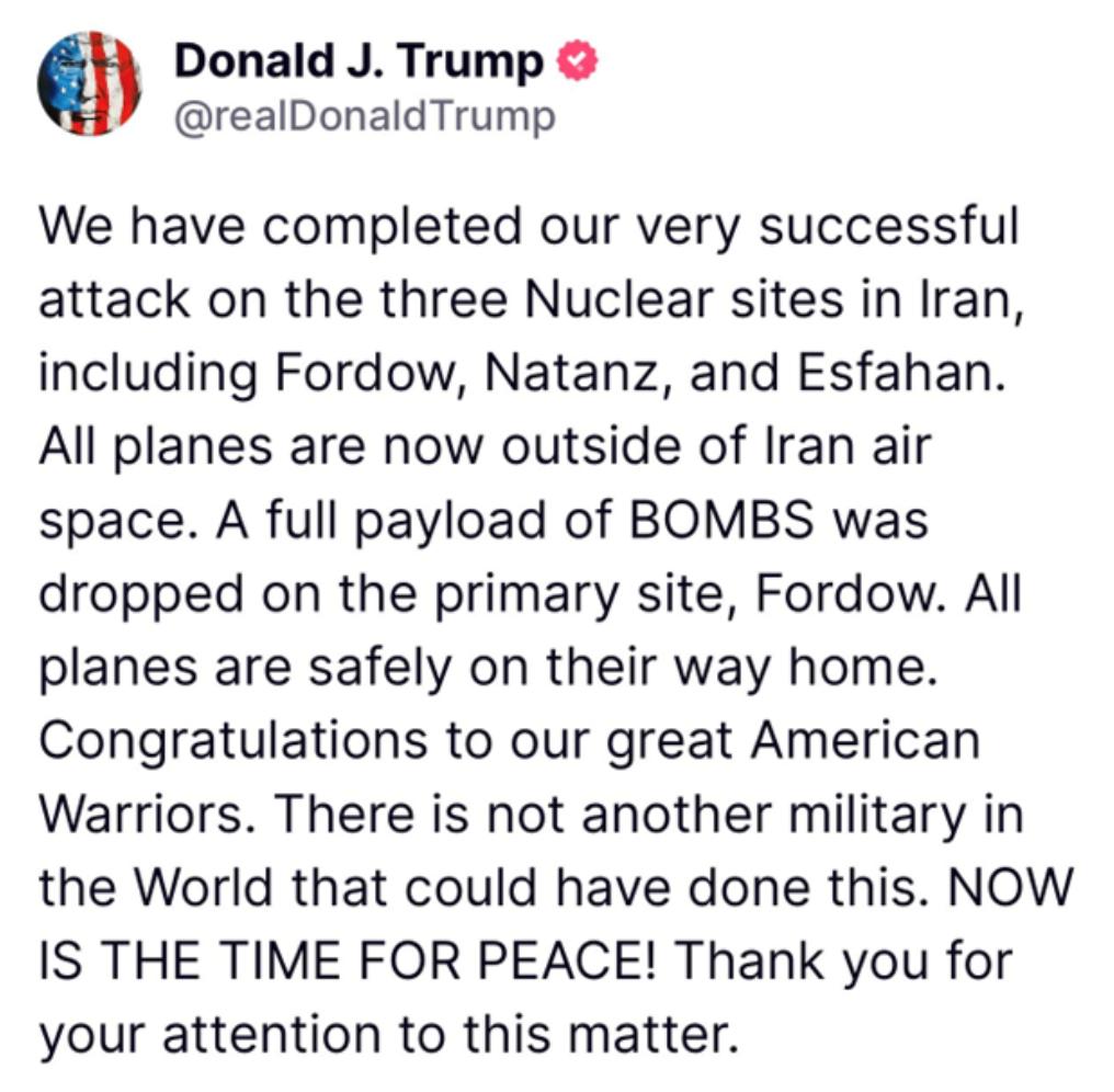 Трамп сделал ход — рынки будут в шоке ⌛ Публикация, сделанная Дональдом Трампом на платформе Truth Social, стала настоящей сенсацией. Менее чем за 48 часов до этого он лишь намекал, что примет решение в течение двух недель — и вот оно, неожиданное и резкое. Рынки не были готовы. Уже в воскресенье вечером нас может ждать крайне волатильное открытие. Первым отреагировал биткоин — единственный крупный актив, торгующийся в выходные. На момент написания поста он просел на 4%. Инвесторы затаили дыхание. Похоже, неделя начнется с громких заголовков и нервных графиков.