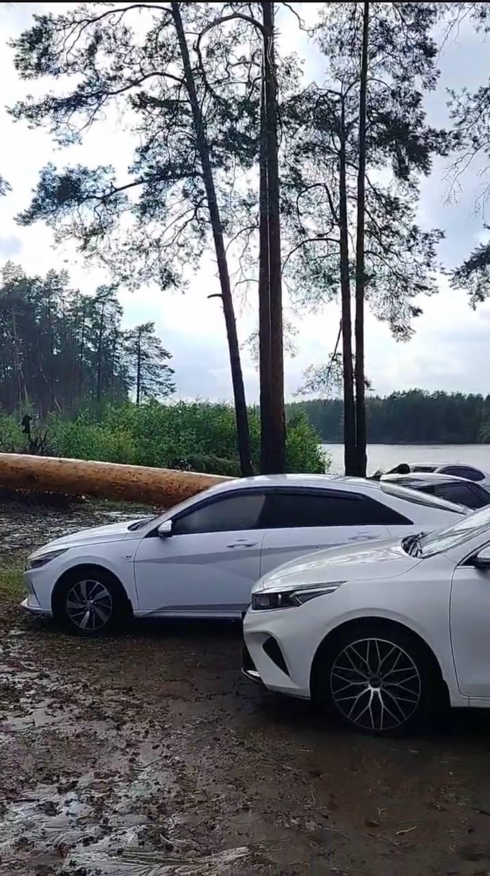 Страшный ураган обрушился на Березниковский округ. Непогода нагрянула в поселок Огурдино и на район Черного озера. Ветер повалил деревья. О пострадавших пока не сообщается. Подписаться Прислать новость