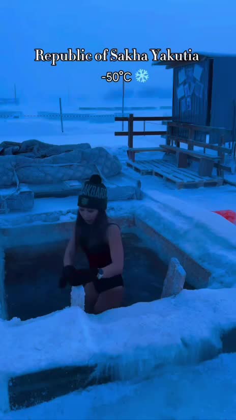 Жители Якутии продолжают купаться в условиях рекордных морозов