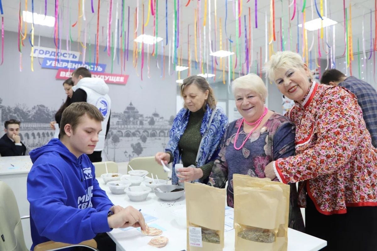 В Штабе "Единой России" прошли масленичные гулянья     В рамках партийных проектов «Женское движение Единой России», «Крепкая семья», «Старшее поколение» на базе штаба общественной поддержки «Единой России» в Тульской области состоялся масленичный фестиваль.  ↗  Прислать новость   Подписаться