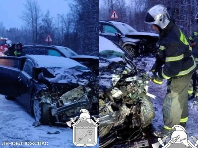 ДТП на Коле в результате которого погибли двое взрослых и пострадал ребенок стало уголовным делом Предполагаемая виновница из другой машины выжила Трагедию квалифицировали как нарушение ПДД повлекшее по неосторожности смерть двух и более лиц По версии следствия 46 летняя водитель Mercedes при обгоне выехала на полосу встречного движения и столкнулась с Kia где находилась семья 38 летний водитель его 37 летняя супруга и их 8 летний сын Мужчина и женщина скончались на месте от полученных травм ребенок в тяжелом состоянии был доставлен в больницу Telegram Все каналы Фонтанки Max