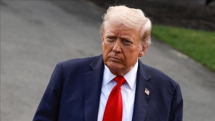 Дональд Трамп поздравил мир с решением Совбеза ООН по сектору Газа Президент США выразил признательность государствам входящим в Совет Безопасности Организации Объединённых Наций за принятие американского проекта резолюции в поддержку его мирного плана Поздравляю весь мир с невероятным голосованием по итогам которого был признан и утверждён Совет мира Его возглавлю я В него войдут самые влиятельные и уважаемые лидеры со всего мира Это запомнится как одно из важнейших решений в истории ООН которое позволит укрепить мир во всём мире и как момент поистине исторического масштаба написал американский лидер в соцсети Truth Social Подписаться на Говорит Москва Telegram VK MAX