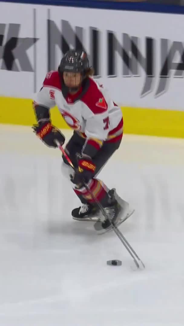 Фануза Кадирова забросила первую шайбу для россиянок в PWHL