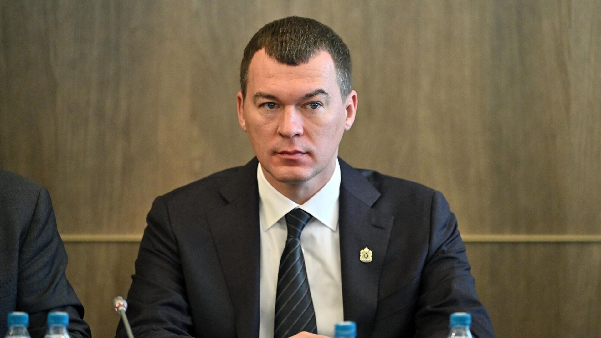 Болельщик получил полгода бана за оскорбительный баннер про Дегтярева Суд в Петербурге посчитал что плакат с текстом Сергей Семак легенда футбола Дегтярев некомпетентное быдло порочит честь и достоинство