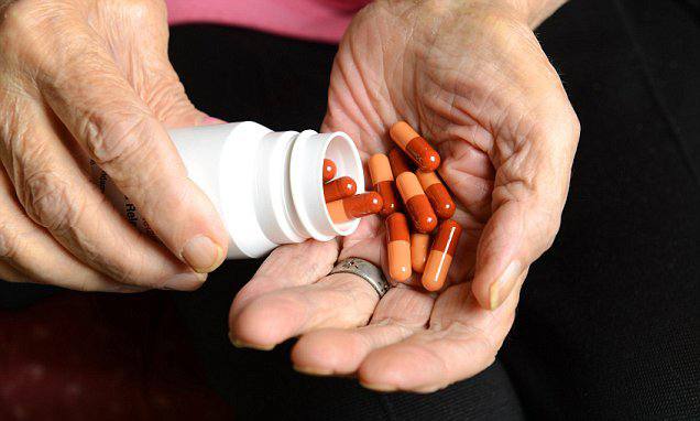 Россияне будут работать до 90 лет а жить до 120 лет В РАН уже ведут разработку таблеток от старости а клинические испытания хотят начать в ближайшие три года Учёные объединили все имеющиеся наработки и данные для поиска маркеров старения При успешном завершении проекта длительность жизни россиян составит 120 лет а трудоспособный возраст 90 лет bisrub