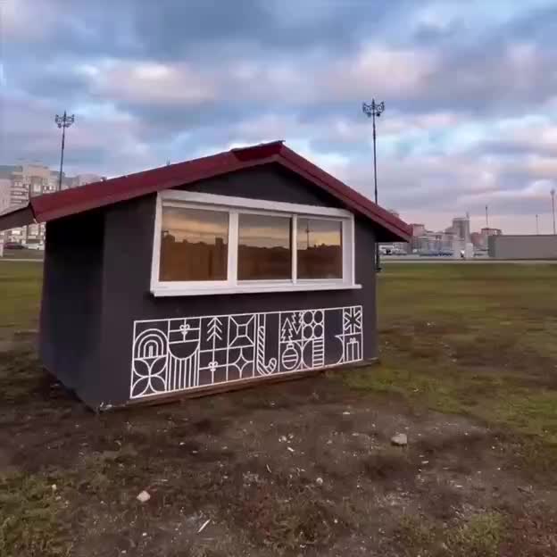 В Казани стартовал монтаж центральной елки высотой 35 метров