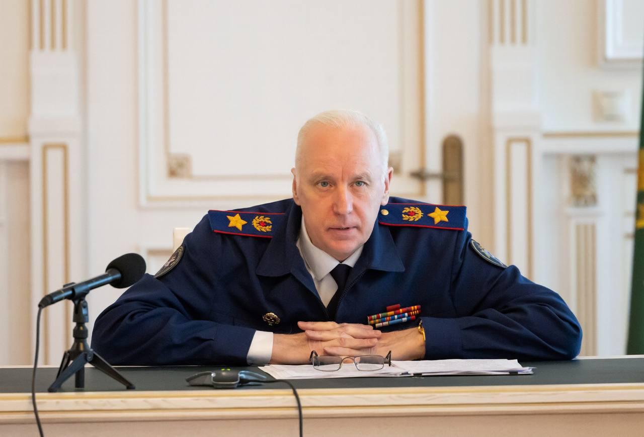 Глава Следственного комитета России Александр Бастрыкин взял на контроль дело о нарушении природоохранного законодательства в Республике Дагестан Об этом сообщили в пресс службе ведомства Ранее в СМИ появилась публикация о том что построенный в водоохранной зоне реки Артузен промобъект загрязняет воздух Также местные жители жалуются на сброс токсичных отходов в воду Следователями по данному факту проводится проверка За ходом следственных мероприятий наблюдает центральный аппарат ведомства