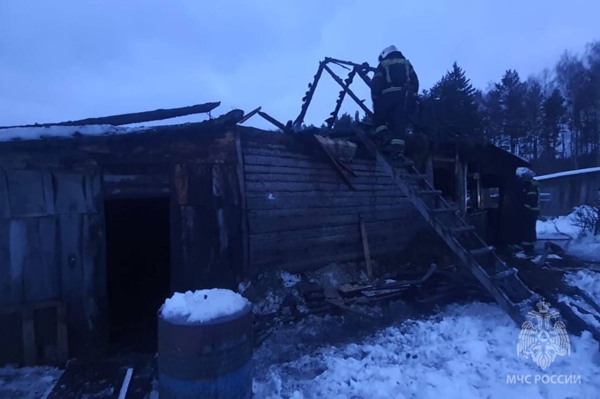 В Ивановском районе жителя оштрафовали после пожара в собственной бани     Пожарным удалось успешно ликвидировать возгорание на площади 24 квадратных метров.  ↗  Прислать новость   Подписаться