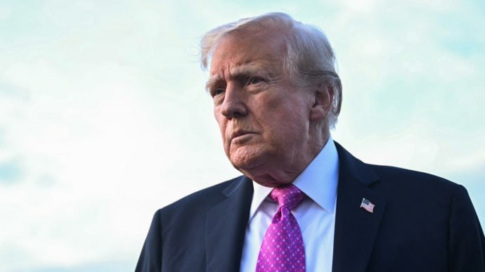 Трамп усомнился в возможности прямых переговоров Зеленского и Путина Президент США Дональд Трамп выразил сомнение в том что президент Украины Владимир Зеленский и глава России Владимир Путин смогут провести прямые переговоры По его словам ключевым препятствием является непостижимая ненависть между Владимиром Зеленским и Владимиром Путиным   kun uz ru 95765418 Официальные страницы Kun uz Telegram Facebook Instagram Youtube