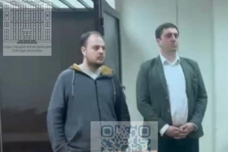 Росфинмониторинг внес Дмитрия Протопопова в перечень террористов и экстремистов 3 сентября РЕАЛЬНОЕ ВРЕМЯ Росфинмониторинг включил исполнительного директора издательства Индивидуум принт Дмитрия Протопопова в перечень террористов и экстр Источник realnoevremya ru news 353900 rosfinmonitoring vnes protopopova v perechen terroristov i ekstremistov utm source yxnews utm medium desktop utm referrer 3A 2F 2Fdzen ru 2Fnews 2Fsearchемистов Информация об этом появилась в соответствующем реестре Протопопов Дмитрий Сергеевич 07 01 1991 город Москва указано в реестре Росфинмониторинга В мае 2025 года Протопопова обвинили в продаже книг содержащих ЛГБТ идеологию Справка Включен Росфинмониторингом в перечень террористов и экстремистов Движение признано террористическим его деятельность запрещена на территории РФ