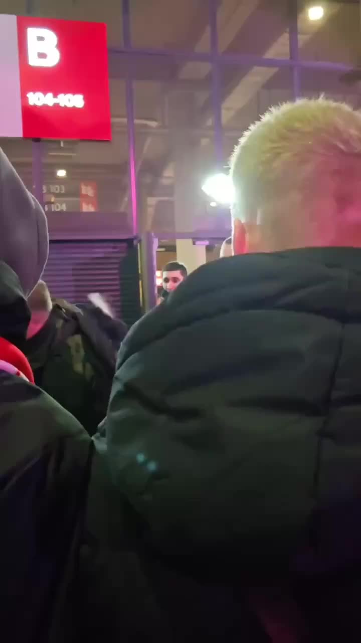 Инцидент с болельщиком ЦСКА на стадионе после дерби Спартак - ЦСКА