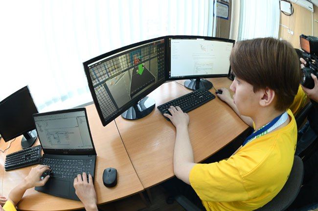 Челябинцы считают самой перспективной для карьеры IT-сферу Также в топ-3 вошли строительство и медицина.