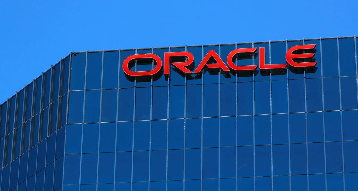 Oracle, чью российскую «дочку» признали банкротом, согласилась выкупить её долги — но не больше чем за 60% от номинала и при условии отказа кредиторов от новых требований.  Общая сумма требований — 1,4 млрд рублей, то есть компания готова потратить 840 млн рублей  vc.ru/money/1639997