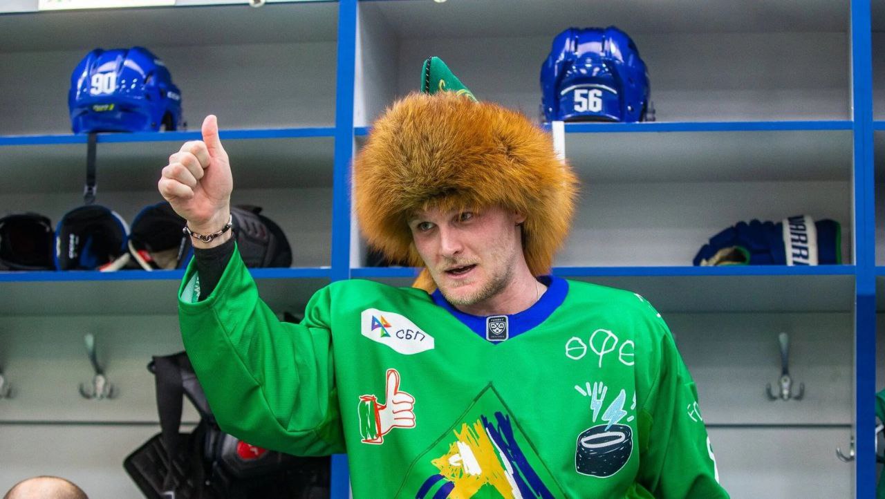 Канадец Шелдон Ремпал может вернуться в Уфу после выставления на драфт отказов в НХЛ 29 летний легионер был одним из ключевых игроков Салавата Юлаева в ходе последнего плей офф в КХЛ когда команда стала полуфиналистом Кубка Гагарина После окончания сезона он уехал к Овечкину в Вашингтон кэпиталз но там что то не сложилось По данным PuckPedia зарплата 29 летнего канадца в НХЛ составляла 775 тысяч долларов в АХЛ 450 тысяч Честно говоря ВК MAX подписывайтесь