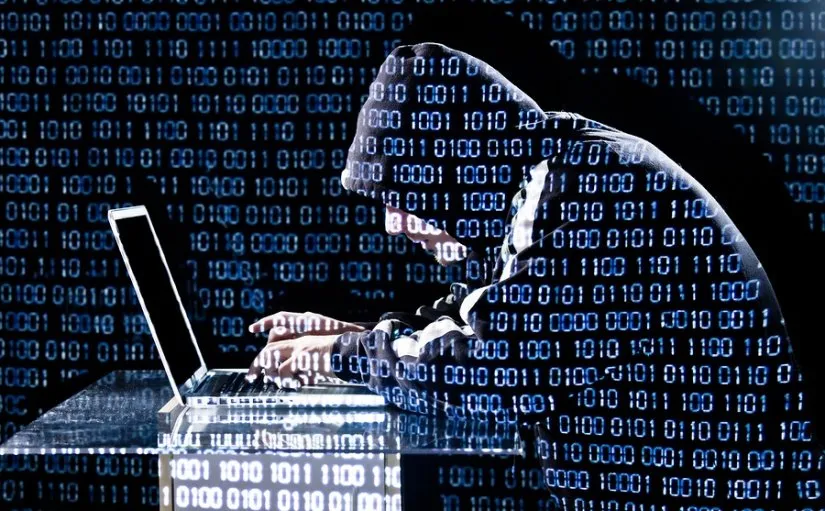 Смертельно опасная крипта Издание CoinDesk сообщает что французские держатели криптовалют оказались в жуткой опасности их массово похищают с целью вымогательства активов Только в нынешнем году уже произошел 41 случай похищения и проникновения в дом связанный с криптовалютой что примерно соответствует одному случаю каждые 2 5 дня Жертв выбирают по их публичным профилям и утечкам данных после чего заставляют переводить цифровые активы преступникам вымогателям Исследователи безопасности призывают владельцев криптовалют использовать такие инструменты как мультиподписные кошельки и лимиты на вывод средств чтобы снизить ущерб от атак Эти атаки во Франции привлекли к стране столь значительное внимание международного сообщества что представители правительства вышли на сцену конференции в Париже чтобы выразить обеспокоенность масштабами проблемы Вот вам и безопасные вложения Бандиты тоже идут в ногу с прогрессом Подпишись RogandarNEWs Мы в MAX