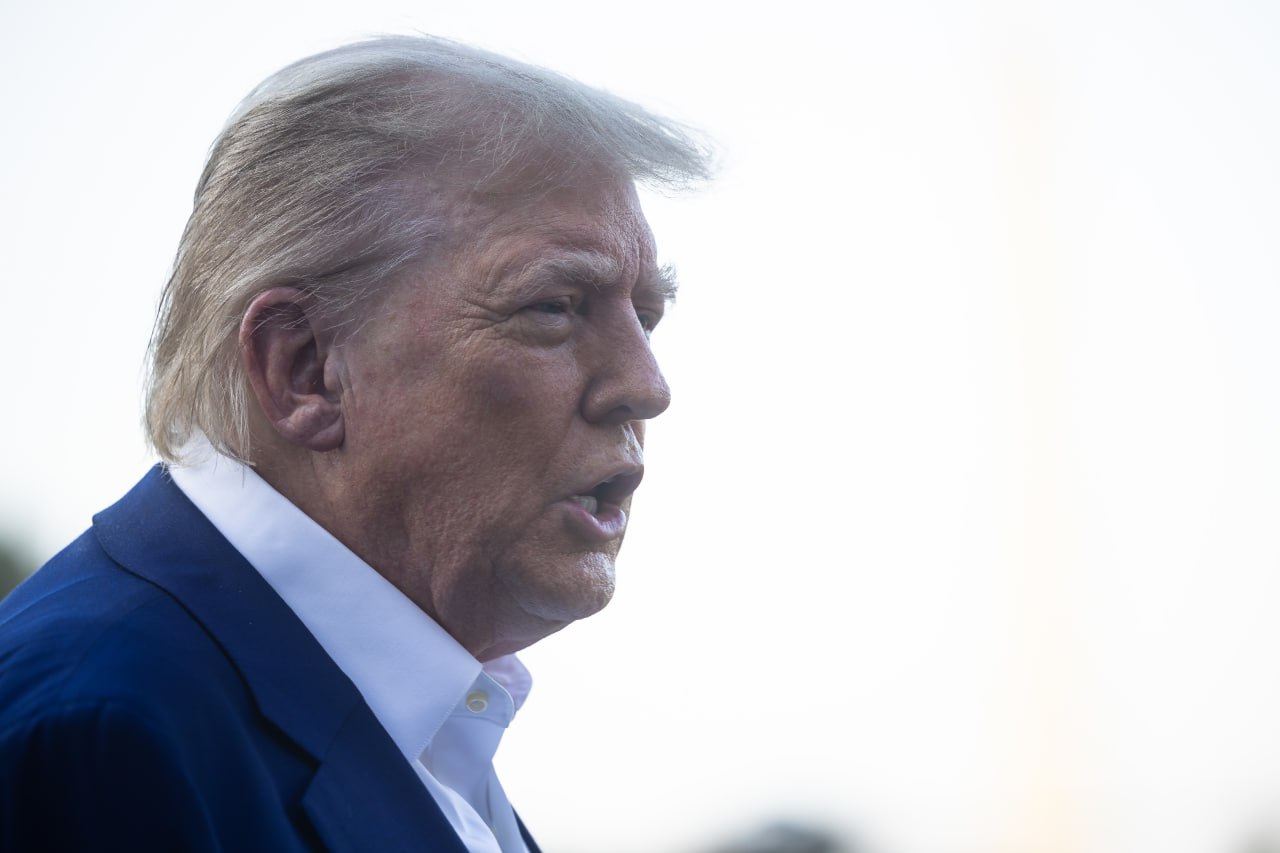 Дональд Трамп подпишет в ближайшие часы указ об отмене санкционной программы по Сирии, но оставит в силе рестрикции против Башара Асада, заявили в Белом доме. Подпишись на «Говорит Москва»