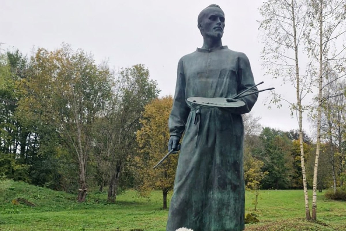 Памятник Николаю Рериху открыли в его родовой усадьбе в Изваре  В Музее-усадьбе в Изваре Ленинградской области установили бронзовую скульптуру Николаю Рериху. Церемонию приурочили к 150-летию со дня рождения знаменитого художника и философа.