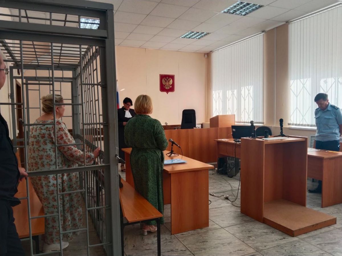 И.о. главы города Карабаново обвинили в махинациях с землей По информации правоохранителей, действия и.о. главы города нанесли городу ущерб на сумму около 11 миллионов рублей. ↗ Прислать новость Подписаться