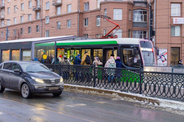 В Челябинской области упростили получение льготного проезда www up74 ru articles news 167610 Новый подход значительно сократит бюрократическую нагрузку на граждан Теперь тем кто пользуется этой федеральной мерой поддержки больше не потребуется собирать документы о льготном статусе если необходимые сведения могут быть получены в рамках межведомственного информационного взаимодействия Соответствующие изменения в областной закон одобрили депутаты Законодательного Собрания региона