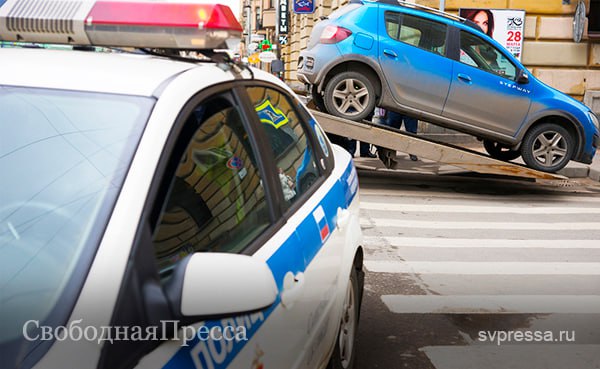 Конфискация личного автотранспорта за повторное вождение в нетрезвом виде  плюс езду без прав, выезд на встречную полосу, превышение скорости  действует в России с июля 2022-го, когда были приняты ужесточающие поправки в Уголовный кодекс.  С этого периода статистика по изъятым машинам только увеличивается: во втором полугодии 2022-го было конфисковано 614 автомобилей, 1-м полугодии 2023-го — 2004, во 2-м полугодии 2023-го — 7167, в 1-м полугодии 2024-го — 5800.  В сентябре 2023-го вышло постановление правительства, позволяющее передавать конфискованные машины Общероссийскому народному фронту, либо МЧС или Минобороны РФ. Показательно, что в последнее время в регионах страны судебные приставы все чаще сообщают о передаче таких авто для нужд СВО. Особенно активно поддержал этот почин бурятский губернатор Цыденов.  Вице-президент Национального автомобильного союза Антон Шапарин приветствует использование конфискованных машин в зоне СВО.  — Прекрасно, если эти автомобили помогут нашим Вооружённым силам, спасут жизни бойцов. Известно, что транспортные средства, особенно повышенной проходимости, там очень востребованы.  Я видел, к примеру, белый Cadillac Escalade, зарегистрированный, судя по номерам, в Еврейской автономной области, который уже давно и успешно используют наши морпехи. Так что такую практику мы, конечно, поддерживаем.  Единственное, что следует заметить — необходимо обеспечить контроль за тем, чтобы конфискованные автомобили действительно попали в правильные руки, не были разворованы, разобраны на запчасти. Здесь нужен серьёзный контроль за распределением такой помощи...  Читать далее  #Авто_СвободнаяПресса