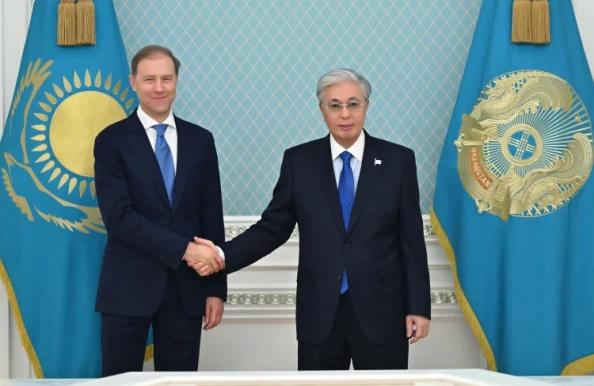 Президент Казахстана К Ж Токаев принял первого заместителя Председателя Правительства России Д Мантурова eccis org news 31096