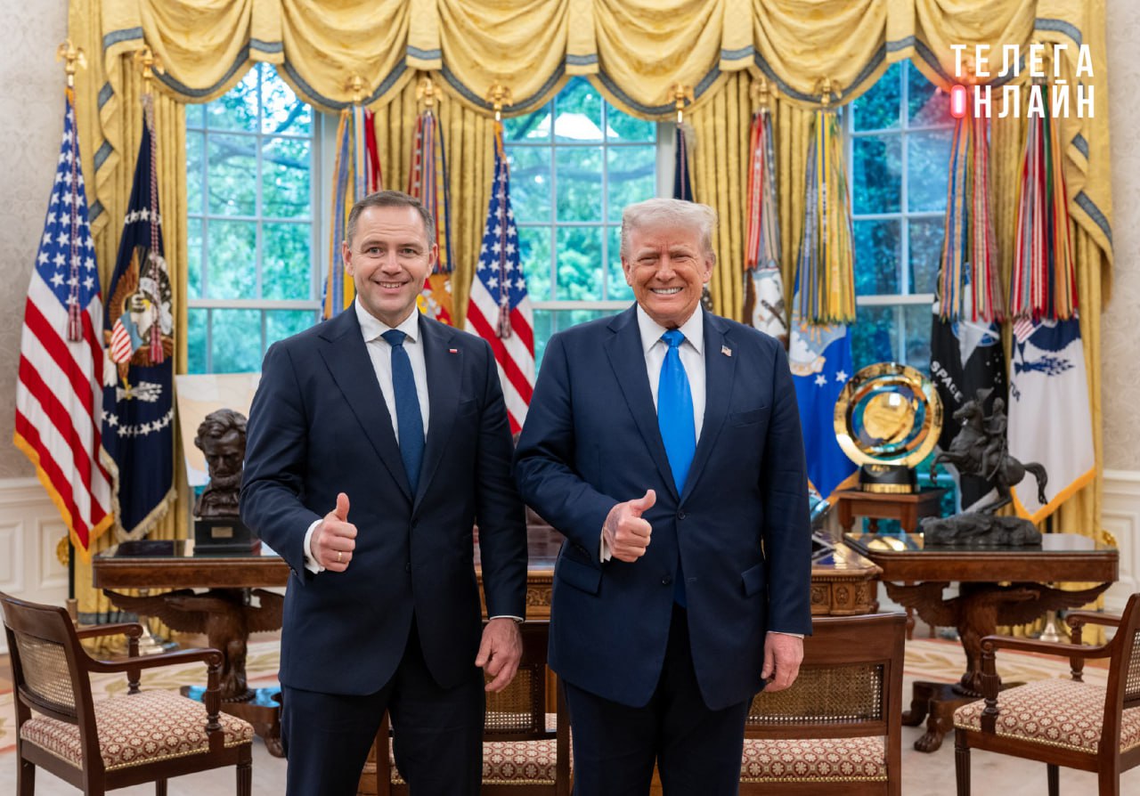 Немного выборочное приветствие Трамп поздравил Польшу с новым президентом: Поздравляю, Польша, ты выбрала победителя! А Молдавия и Румыния, получается, выбрали проигравших, раз в первом случае все решили голоса диаспоры, а во втором вообще Макрон?