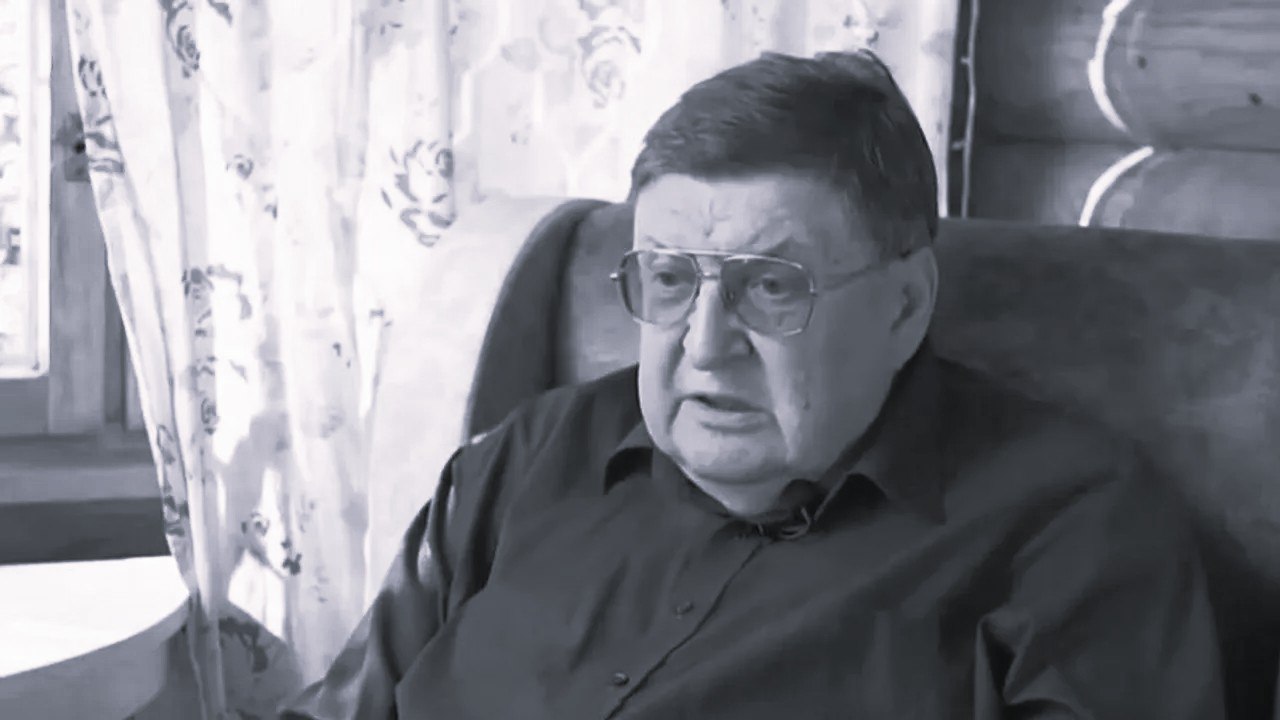 Крупнейший ученый в области исследований мозга Святослав Медведев скончался на 76-м году жизни, сообщила академик Российской академии образования Татьяна Черниговская. Медведев больше 25 лет возглавлял Институт мозга человека РАН, где создал первую в России лабораторию позитронно-эмиссионной томографии.